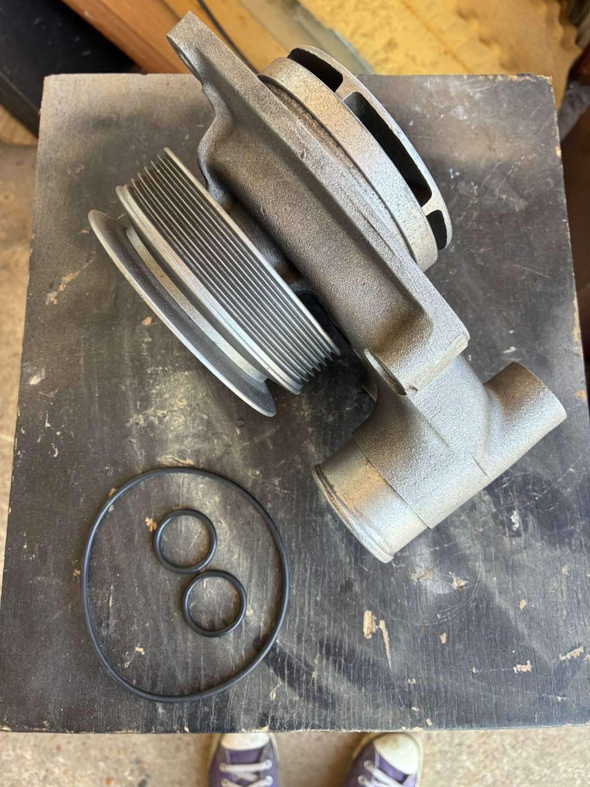 ORIGINAL LAMBORGHINI DIABLO 1991-92 WATER PUMP REBUILT EXCHANGE.