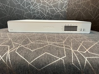 MINT CONDITION Sophos XG 125 Rev.3 Desktop Firewall