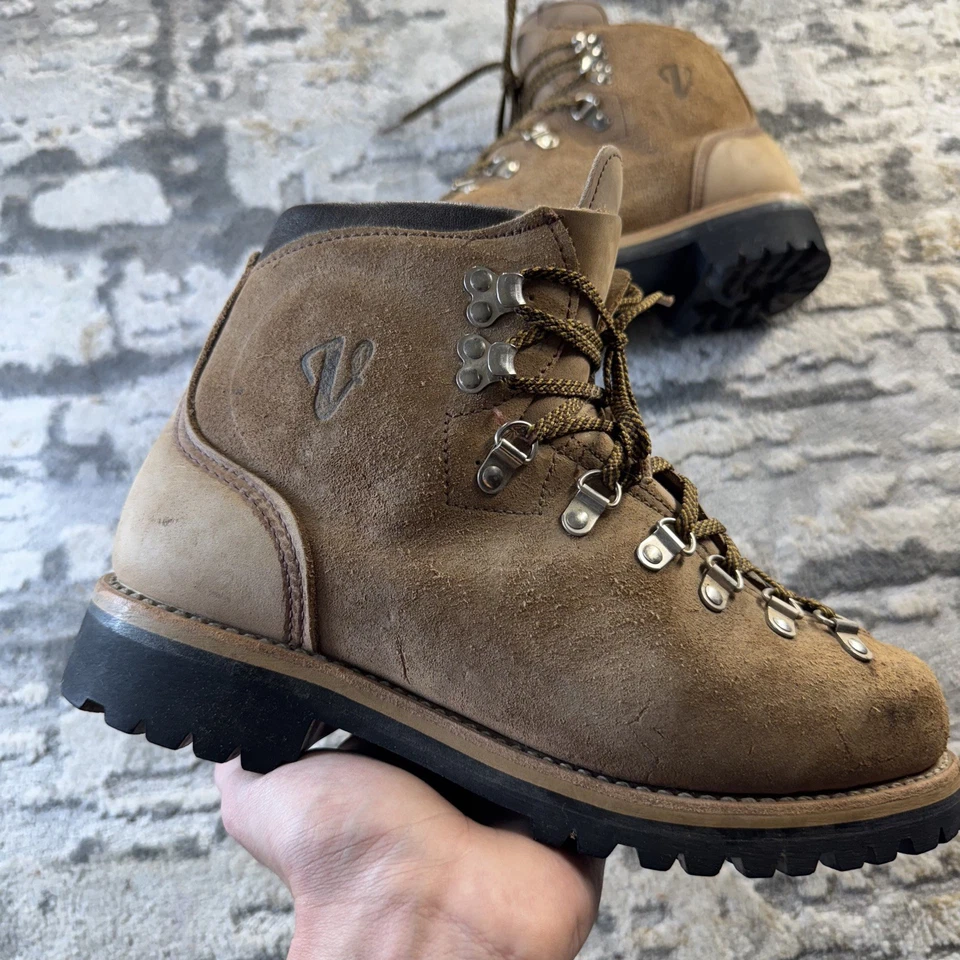 Vintage 70s Vasque Suede Leather Hiking Mountaineer Boots Size 6.5 Women’s  - Image 2 of 4