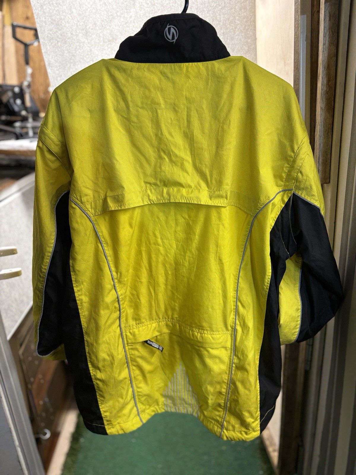 illumiNITE reflective jacket Size Medium - image 4