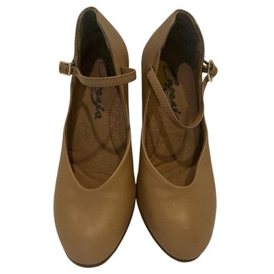 Capezio Footlight Character Dance Shoes (550 CAR) Size 6W  Beige Leather Sole