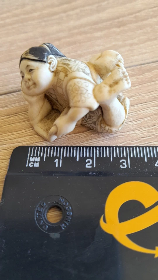 netsuke ancien XIXe siècle matière noble signé - Photo 2/4