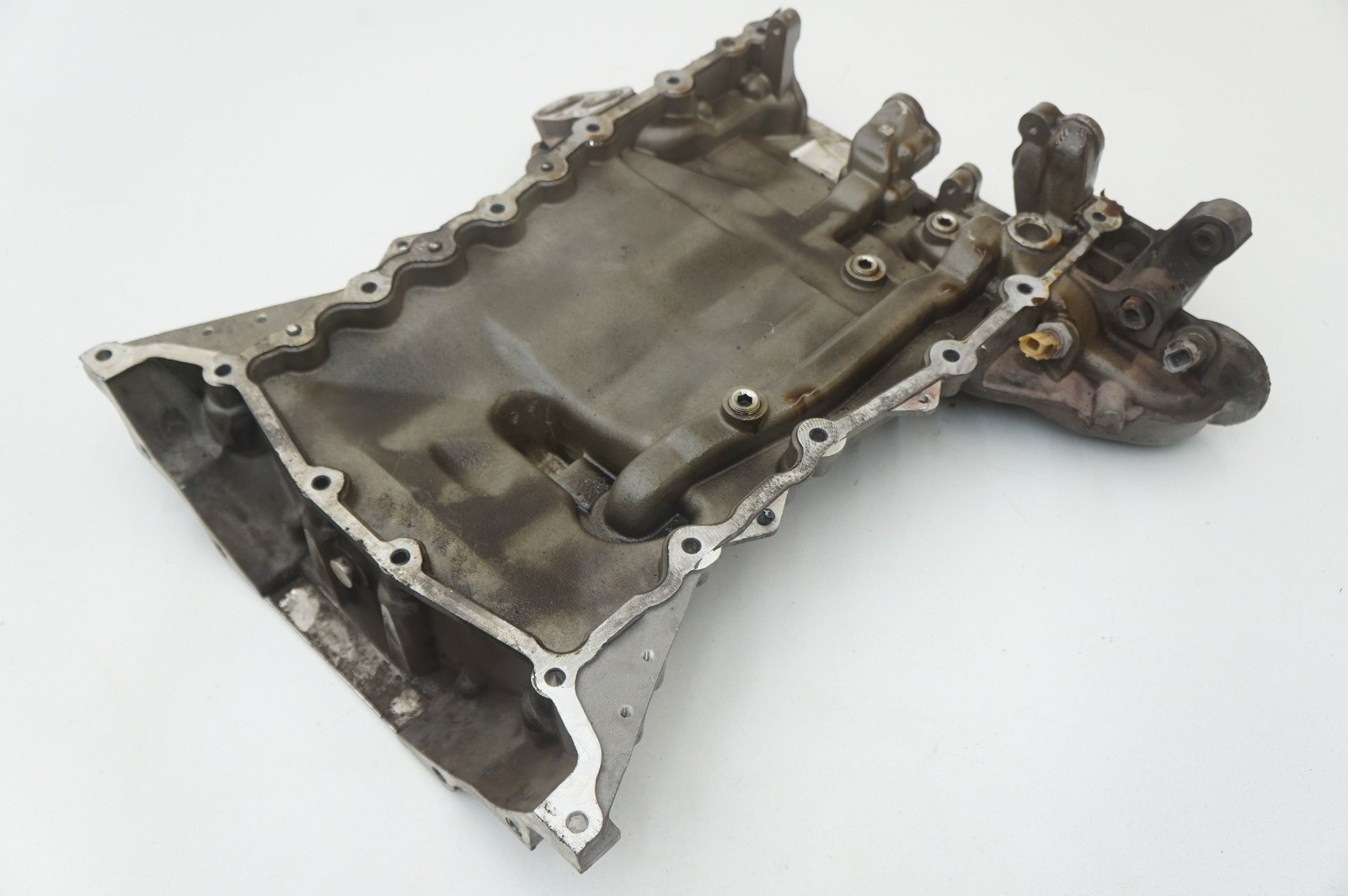 Engine Oil Sump Upper Pan OEM 6G33-6706-AD Aston Martin V8 Vantage 2008 *Note*