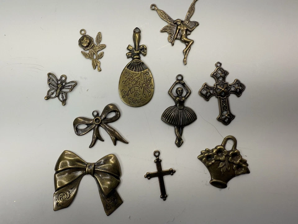 Dijes de latón Creative Beginnings (10) surtido arco bailarina cruz hada rosa  Foto 4 de 4