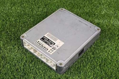 Toyota Land Cruiser KZJ90 Engine Computer 5VZ A/T 89661-60490 Ecu Oem Used - Picture 1 of 13