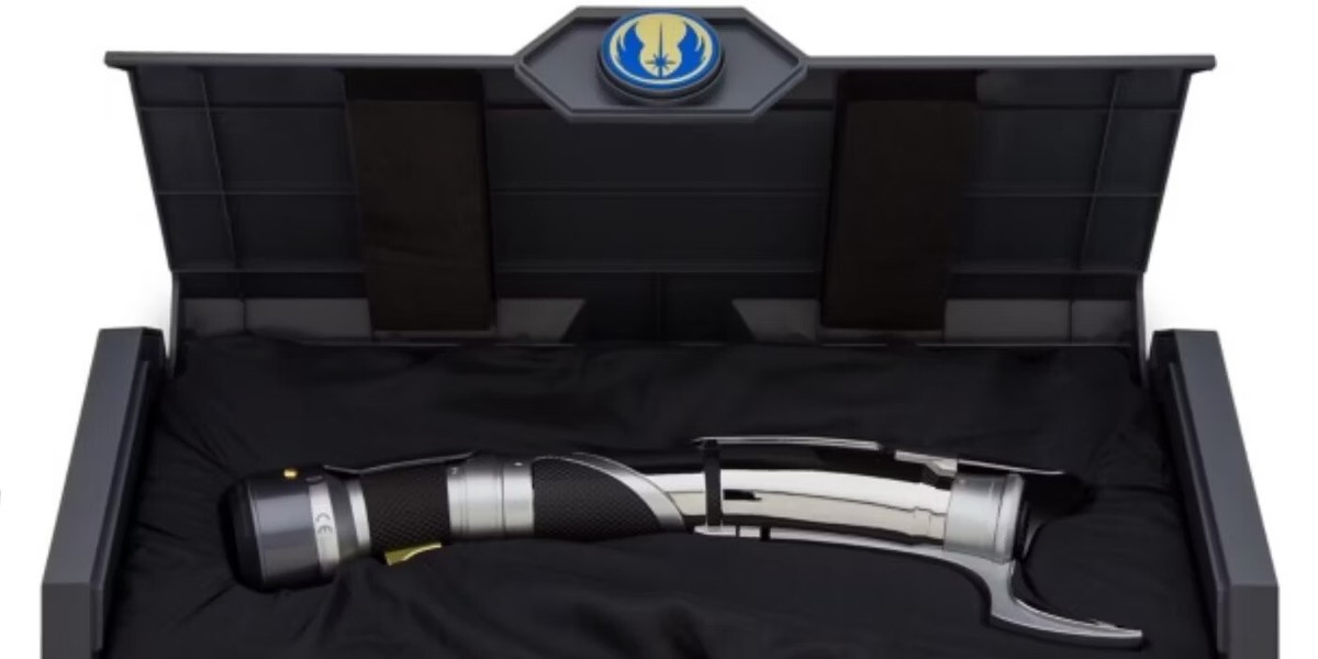 Disney Star Wars Galaxy's Edge Jedi Dooku Lightsaber Hilt NEW