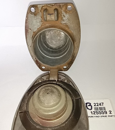 Jaguar Chrome Thin Fuel Filler Cap, 125559 2. Used Condition - Picture 7 of 8