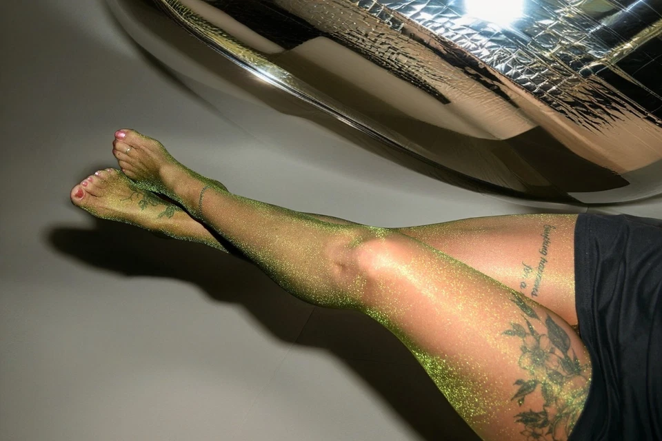 Sexy Ouvert-Strumpfhose Gr.: S/M 36-40 75,3% Nylon 24,7% Spandex Glitzer Grün - Bild 2 von 4