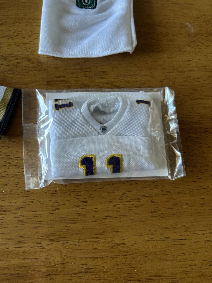 2005 Upper Deck (15) Mini Jersey Lot.  Manning , Bledsoe , Moss, Tomlinson ,etc - Image 4 of 4