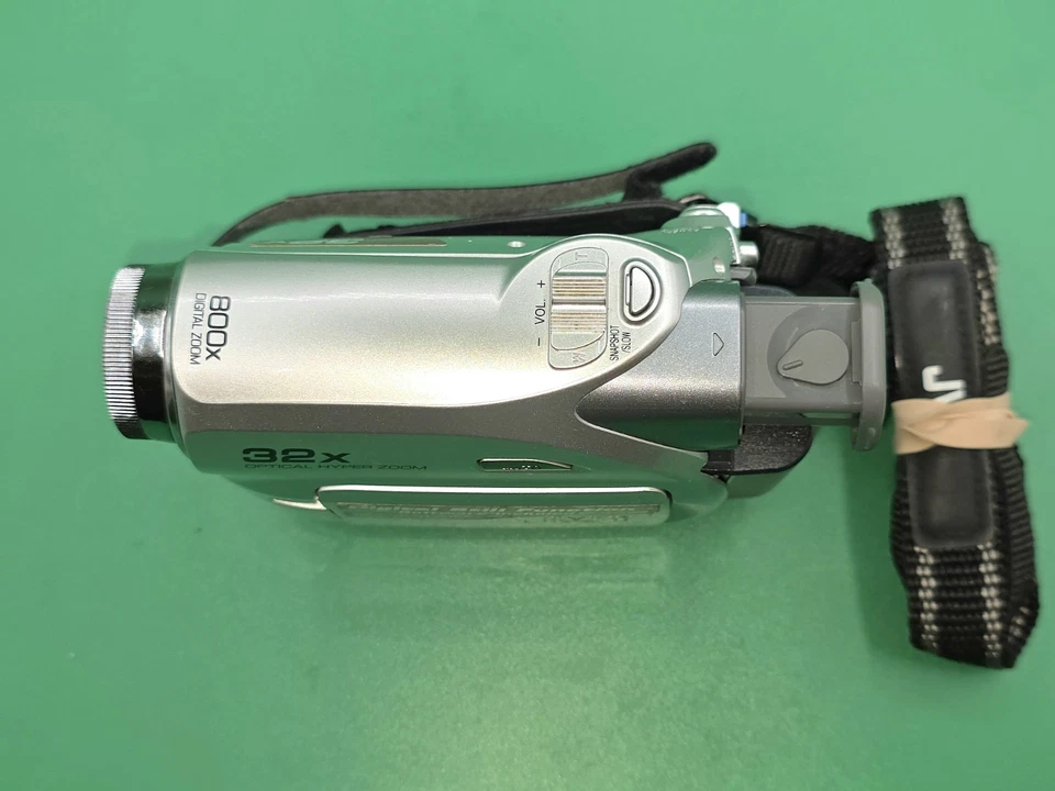 JVC GR-D370U MiniDV Camcorder - Ready to Capture Memories! (New SD Card/Tape - Image 3 of 4