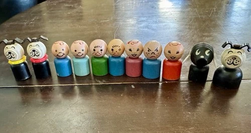 Vtg 1960s Fisher-Price Wood Straight-sided Little People Lot of 11 No Repeats
