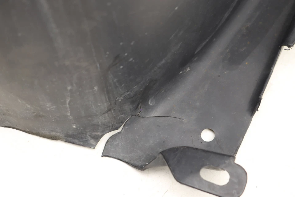 VW TOUAREG 2004-2007 - Guardabarros delantero derecho forro/protector contra salpicaduras 7L6809962F Foto 2 de 4