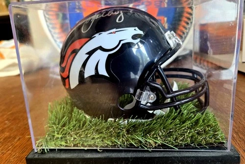 John Elway #7 Signed Mini Helmet Vintage Auto Mounted Memories w Case Authentic