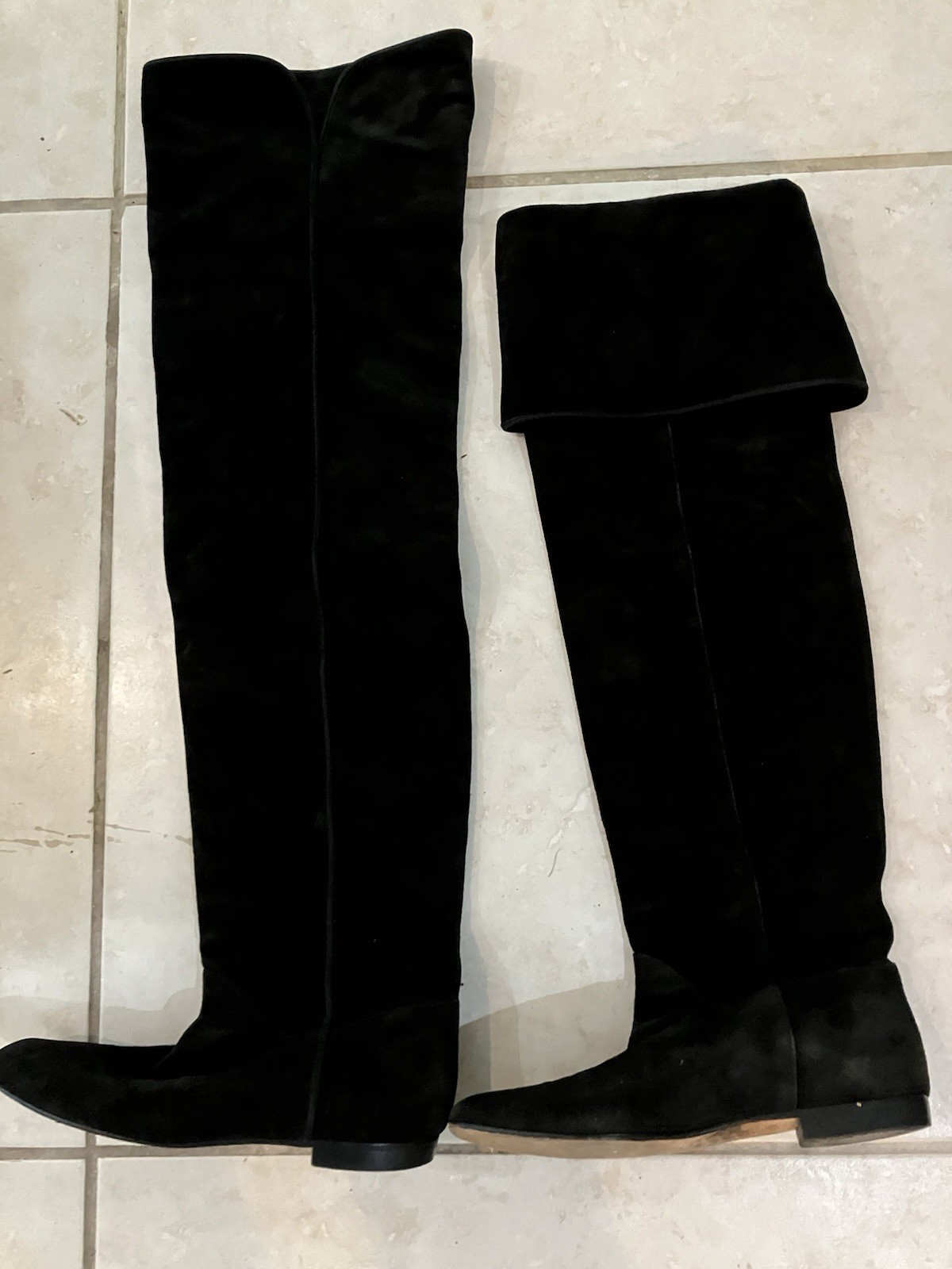 Stivali alti YSL Yves Saint Laurent 8M in pelle scamosciata nera sopra il ginocchio coscia