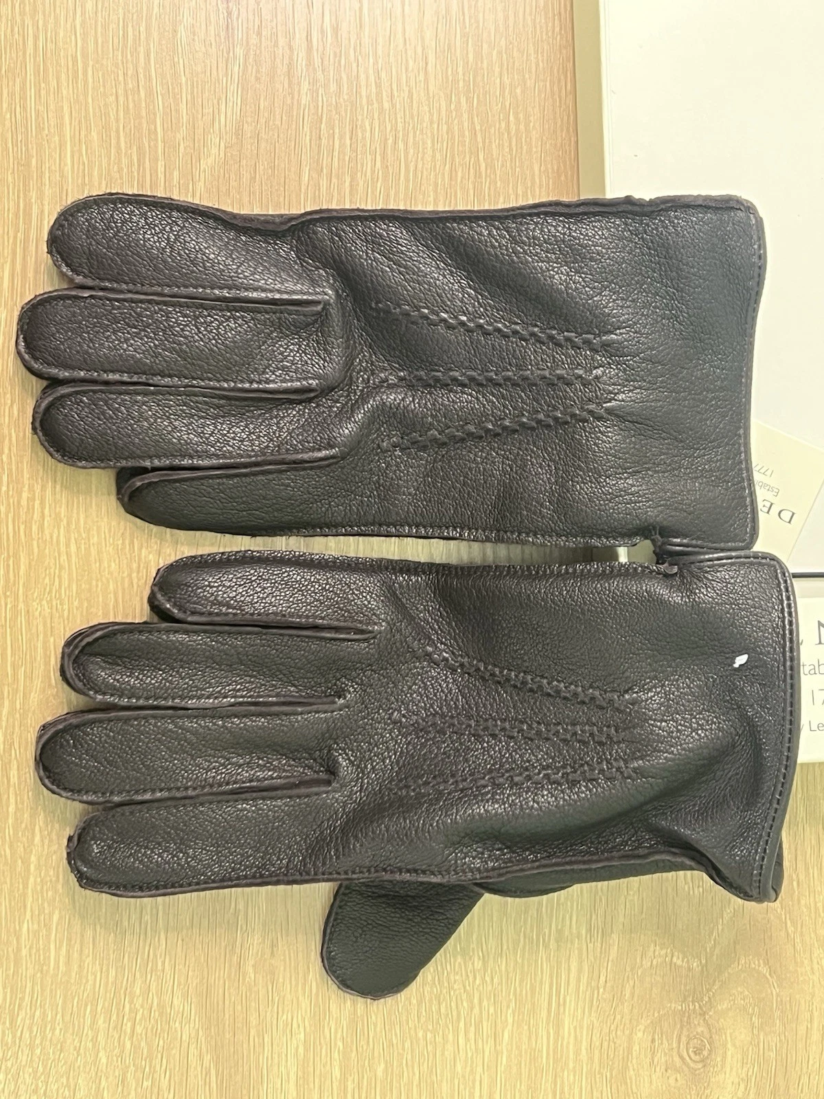 Dents Black Leather Gloves Mens Size M Acrylic Lined Winter Dress Driving Gloves
Opens in a new wind