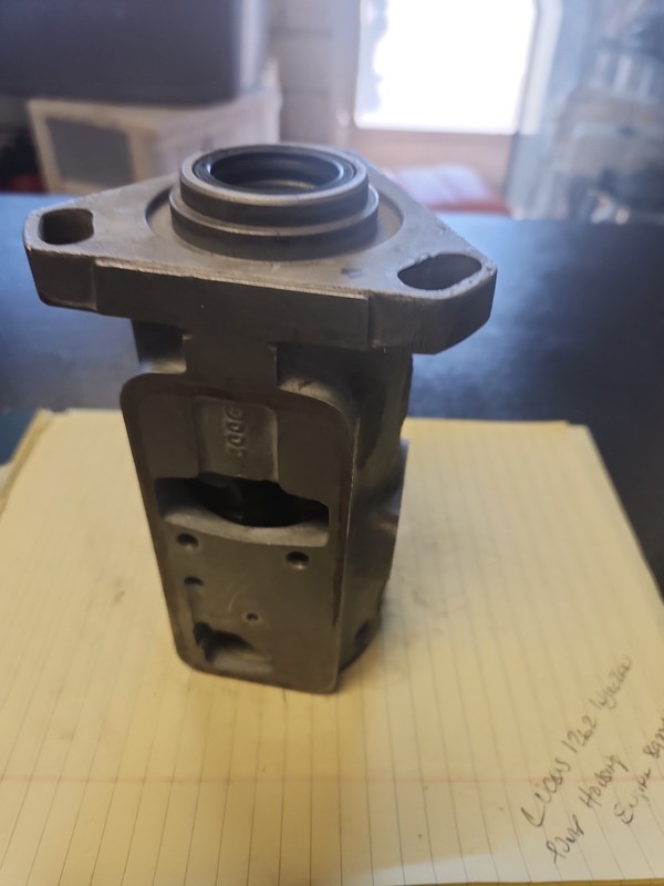 1216 Injection Pump Housing 3239f301w