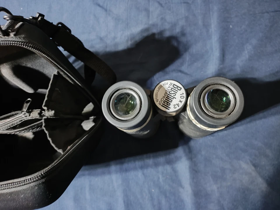 Bushnell Explorer Binoculars Waterproof & Fogproof 10X42 W hard case. - Image 4 of 4