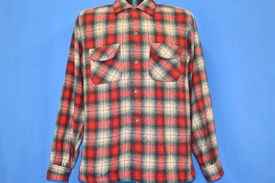 CAMISA MASCULINA VINTAGE ANOS 50 WOOLVERINE VERMELHA CINZA XADREZ GOLA DE LÃ BOTÃO PARA BAIXO M - Imagem 2 de 4