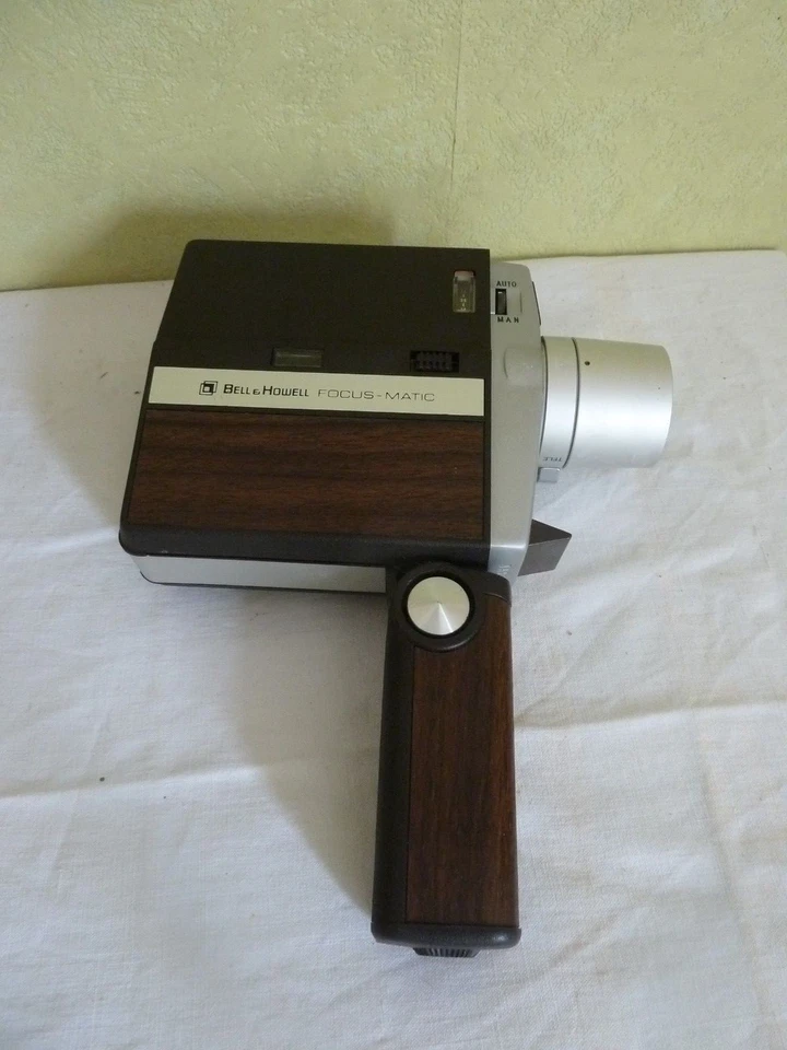 Caméra Super 8 BELL & HOWELL JAPAN Modèle 309 Notice et Boite - Photo 2/4
