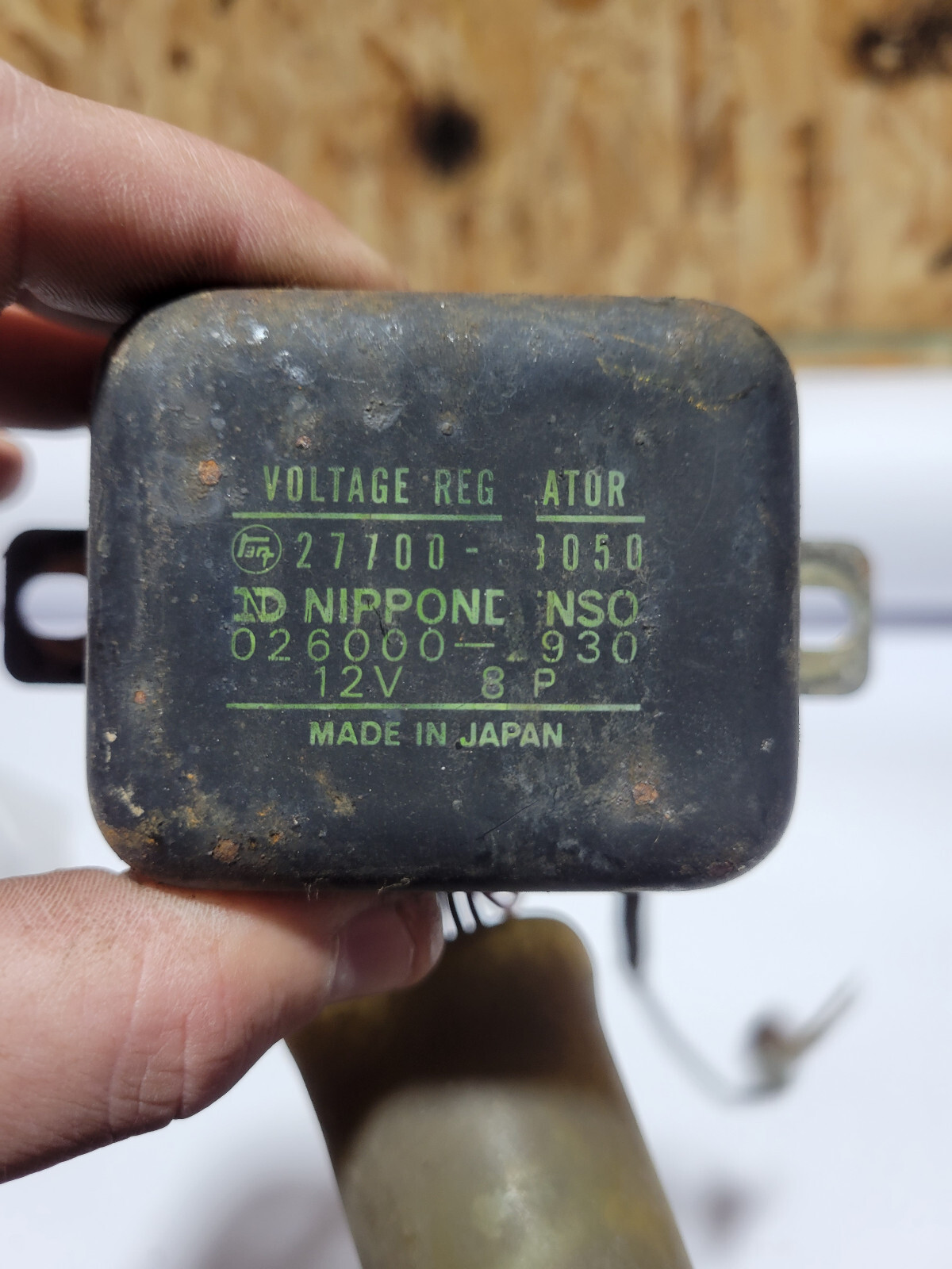 77 78 TOYOTA HILUX ALTERNATOR VOLTAGE VOLT REGULATOR 20R ALTERNATOR EXTERNAL OEM eBay