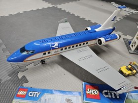 LEGO CITY: Airport Passenger Terminal ~ 60104 98% COMPLETE w/ manuals. Retired 