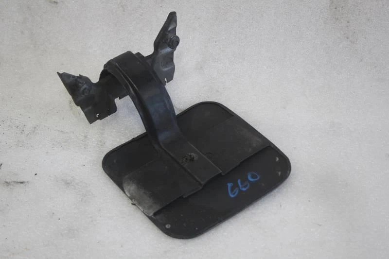 Ford Mustang 1983 1984 1985 1986 puerta de llenado de combustible convertible negro Foto 2 de 4