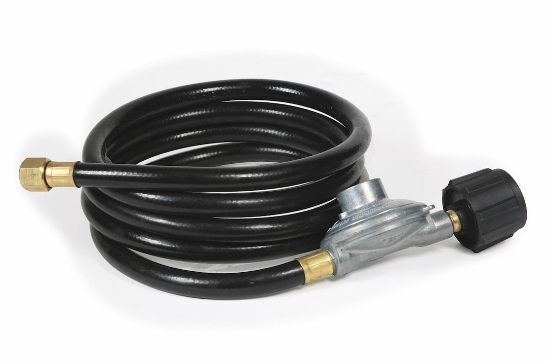 Camco Low Pressure Gas Regulator With 8  Hose 7000 Btus Hr S
