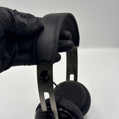 【新品未開封】Skullcandy GRIND ワイヤレスヘッドホン　S5GBW Skullcandy Grind Bluetooth Wireless On-Ear Headphones S5GBW Read
