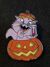 Disney Pumpkin Pals Mystery Yzma Cat Halloween 2025 Villains Pumpkin Pin (18)