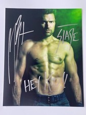 MANU BENNETT In Person Signed Autograph 20x25cm Arrow