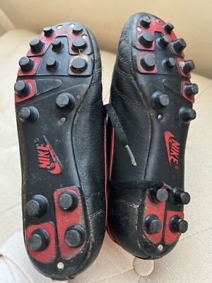 Vintage 80s Nike Typhoon Soccer Cleats Men display picture 1