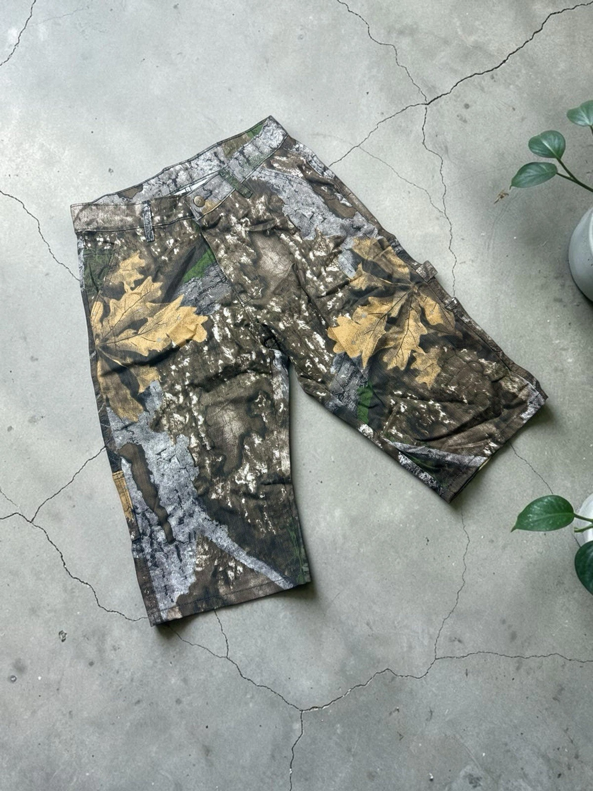 Carhartt Baggy Vintage Style Real Tree Camouflage Camo Cargo Jort / Short W34/L