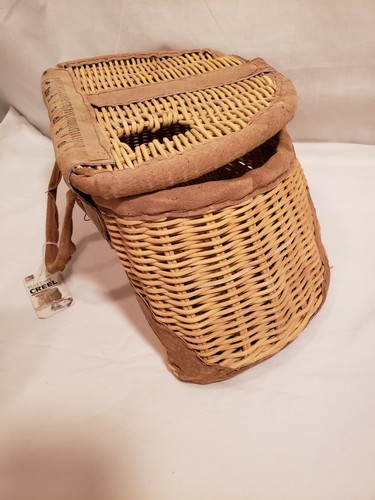 Rattan Fishing Creel w/ Danielson Tags, Unused, Light Tan, Velro Closure - Picture 5 of 12