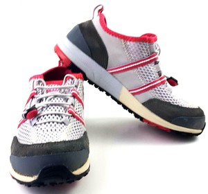 olukai running shoes