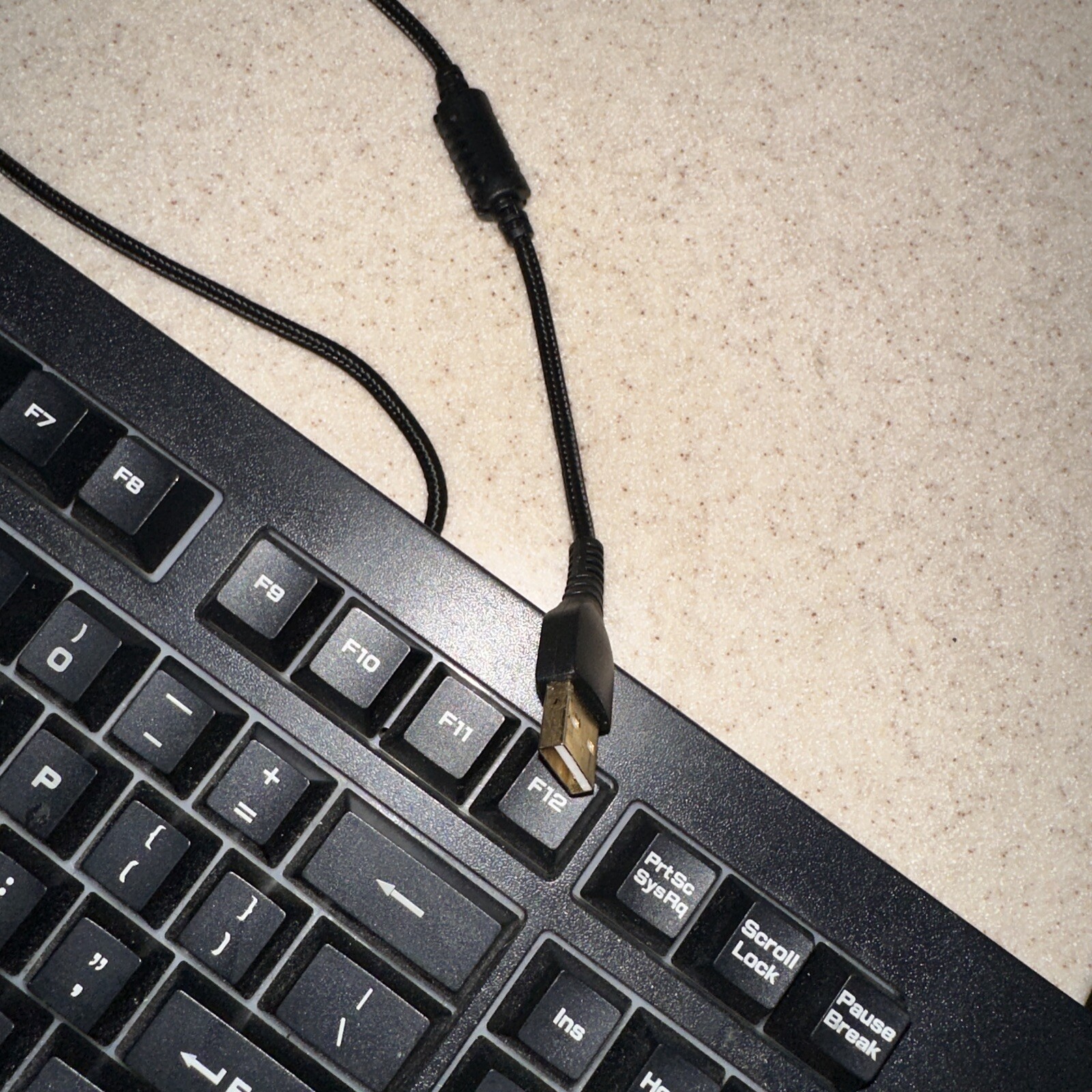 Game Onn 100009095 Gaming keyboard  With  Mouse