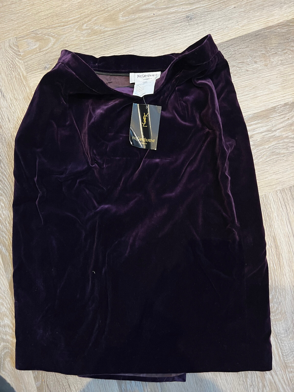 Rara gonna vintage anni '90 Yves Saint Laurent viola velluto nuova con etichette taglia 40