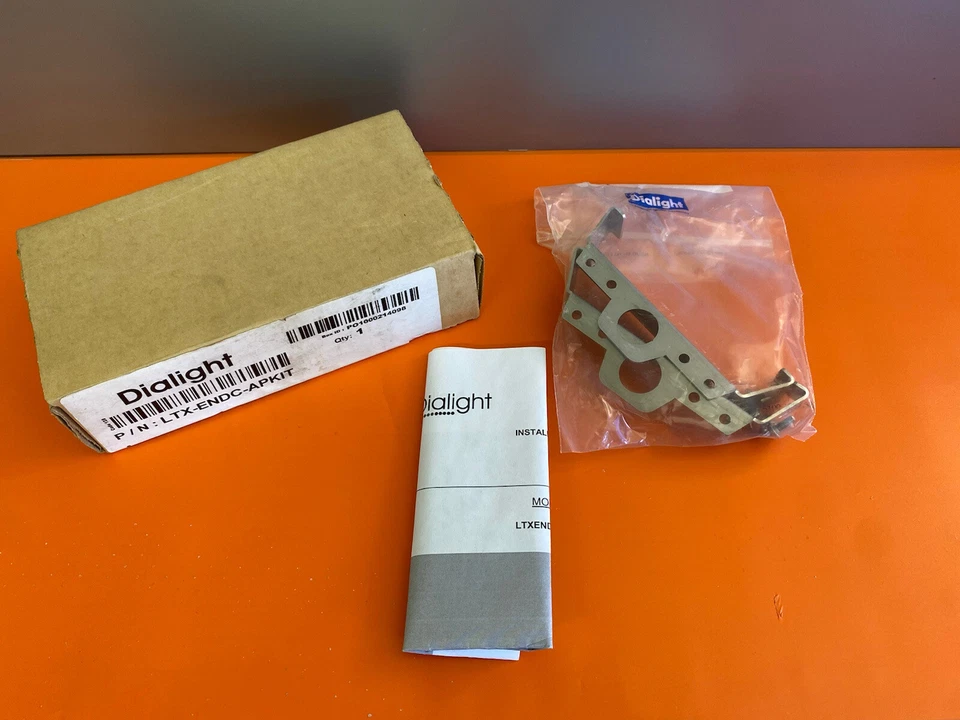 Dialight Lin II End Cap W Safety Hook LTX-ENDC-APKIT  - Изображение 2 из 4