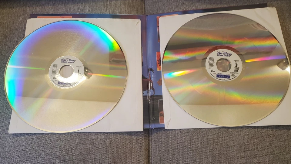 DISNEY'S The Lion King LASERDISC Deluxe CAV Letterbox Edition Mint Condition - Image 4 of 4