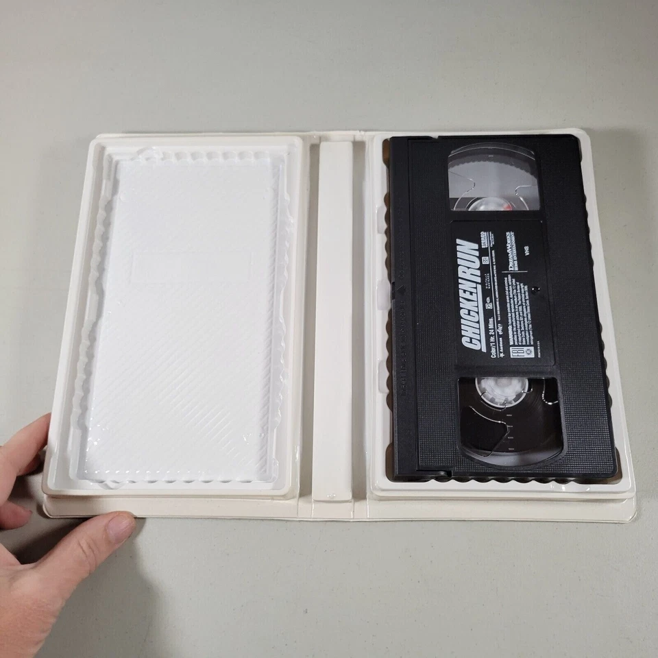 Chicken Run – VHS – Clamshell – DreamWorks Animation – VCR Video Tape Foto 3 de 4