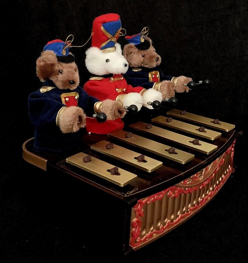 2010 Mr. Christmas Bandstand Bears Plays 50 Christmas Carols
