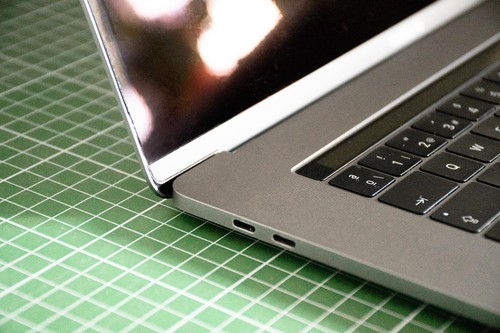 MacBook Pro 15-inch, 2017 + original charger - Afbeelding 9 van 9