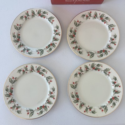 R.H. Macy Royal Gallery 4 All The Trimmings Bread & Butter Plates NIB NOS 6283