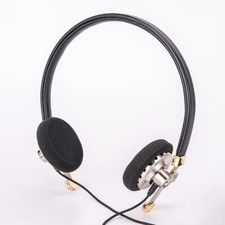 Rose Wired on-ear headphones DISTANT MOUNTAIN Black TI