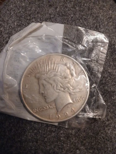 1924  Silver Peace Dollar- Xtra Fine Circulated Condition