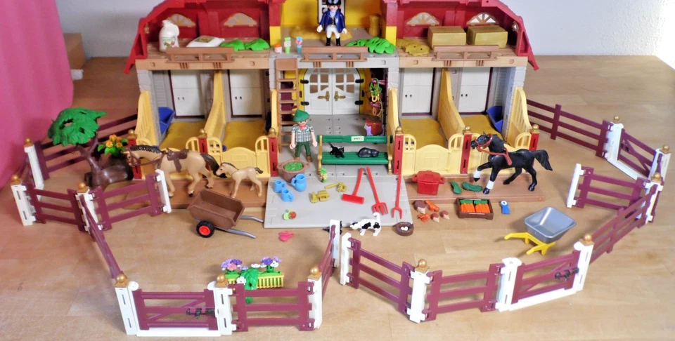 Playmobil 5221 Large Equestrian Stable with Paddocks Figures Horses Fence Feeder - Image 2 of 4