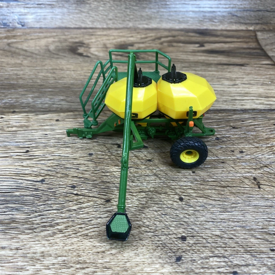 1/64 Ertl John Deere 1900 Commodity Cart - Image 3 of 4