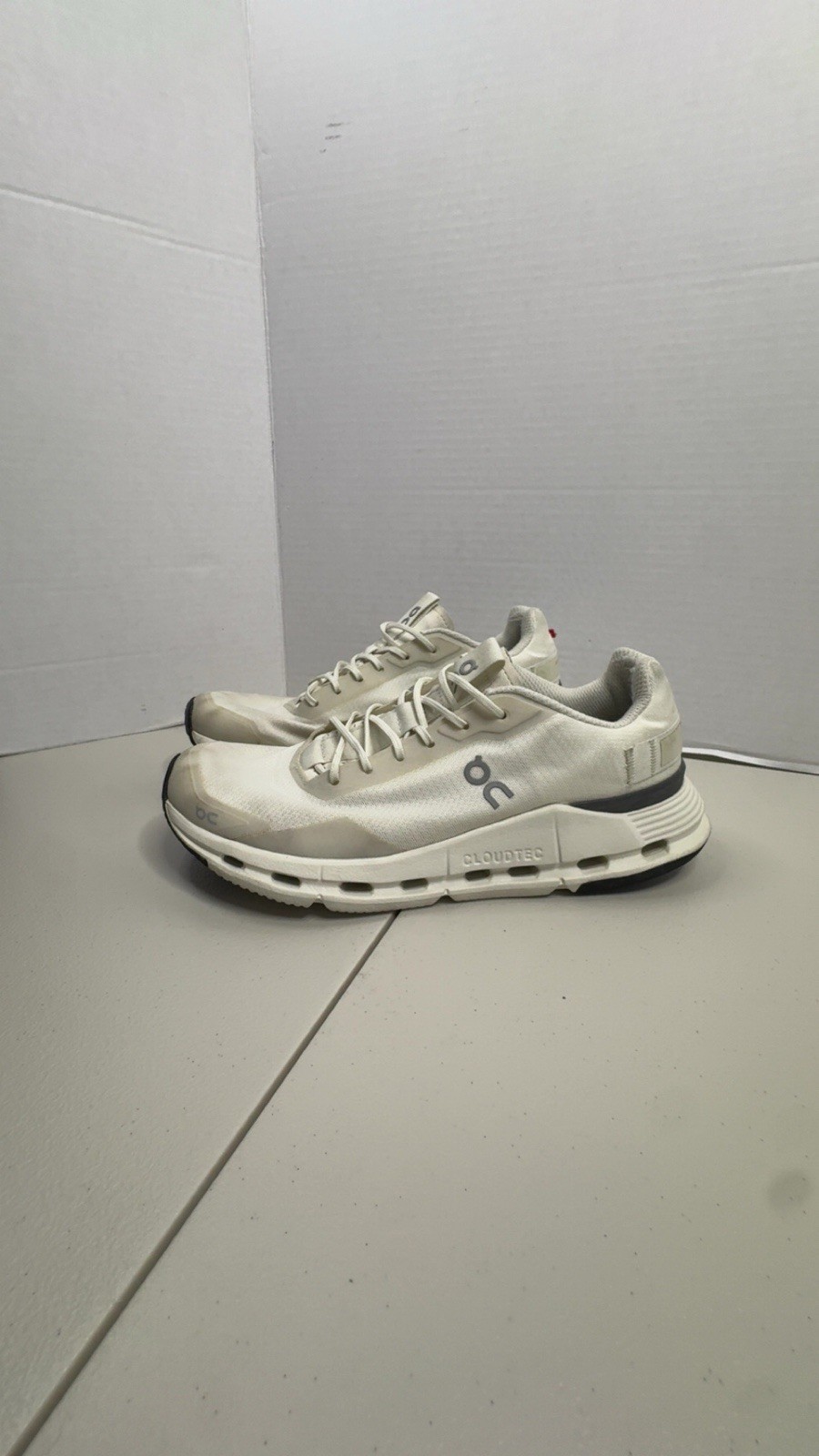 Size 8 - ON Cloudnova Form White Eclipse W - image 1