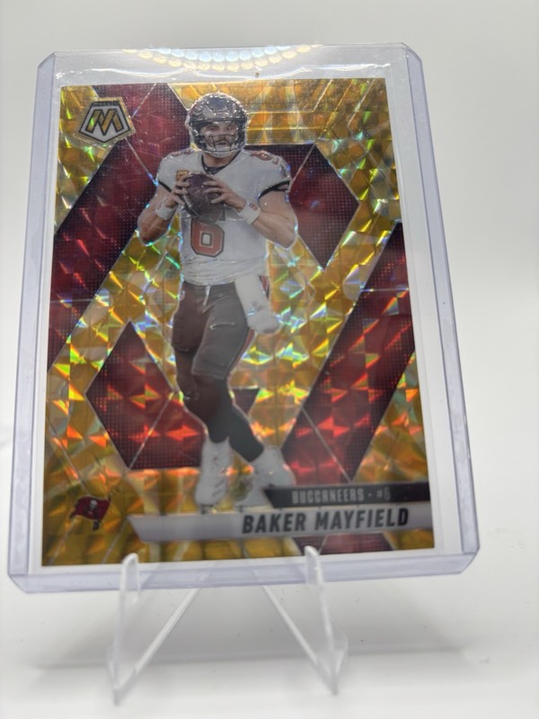 2025 Panini Mosaic - Baker Mayfield #82 Reactive Yellow Mosaic Prizm Tampa Bucs