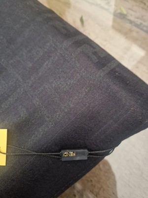 Fendi Stola 65% Kaschmir 35% Seide