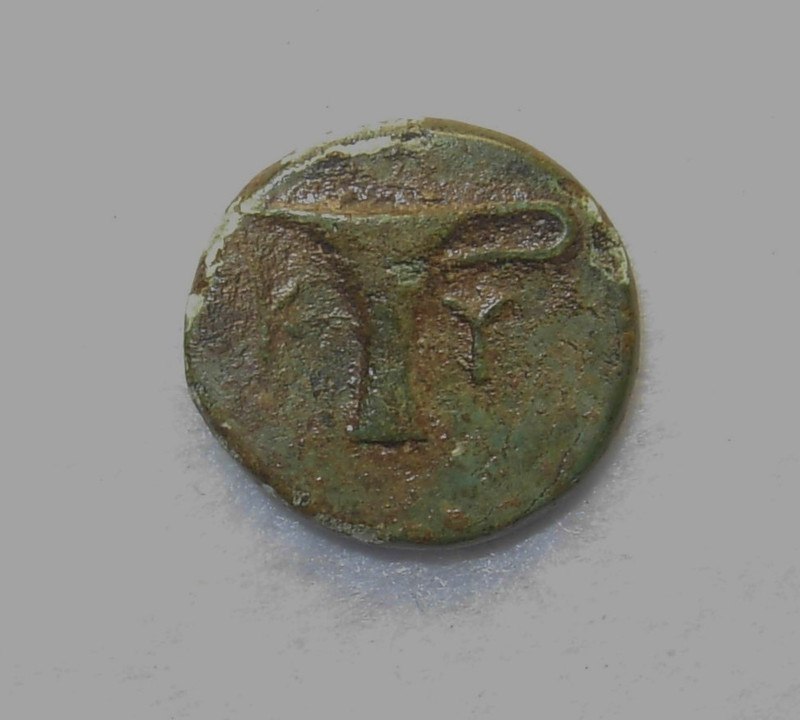 Aeolis, Kyme, AE 17, 350-250 BC,  Eagle / Cup, VF